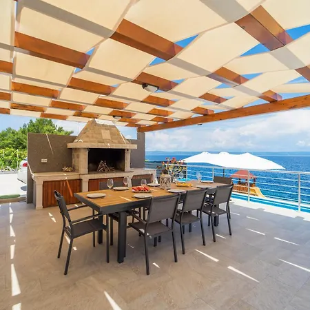 Beachfront Grski Rat Korcula With Pool By Adriaticluxuryvillas 别墅