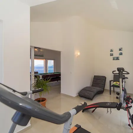 Beachfront Grski Rat Korcula With Pool By Adriaticluxuryvillas 别墅 *