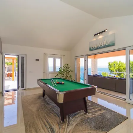 Beachfront Grski Rat Korcula With Pool By Adriaticluxuryvillas