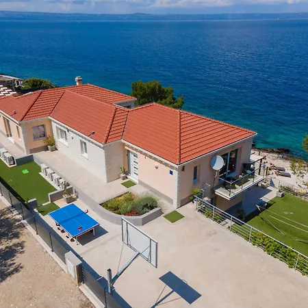 Beachfront Grski Rat Korcula With Pool By Adriaticluxuryvillas