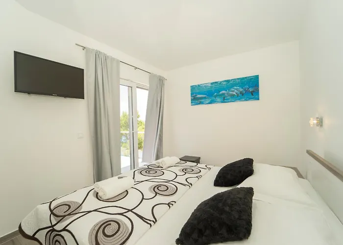 Beachfront Grski Rat Korcula With Pool By Adriaticluxuryvillas ヴィラ *