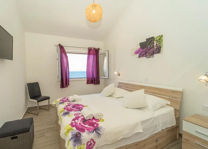 ヴィラ Beachfront Grski Rat Korcula With Pool By Adriaticluxuryvillas