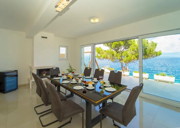 Beachfront Grski Rat Korcula With Pool By Adriaticluxuryvillas ヴィラ *