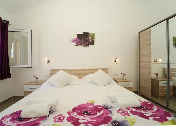 ヴィラ Beachfront Grski Rat Korcula With Pool By Adriaticluxuryvillas Blato