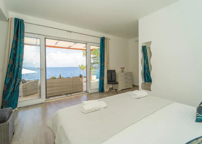 ヴィラ Beachfront Grski Rat Korcula With Pool By Adriaticluxuryvillas *