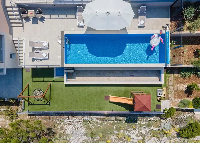 Beachfront Grski Rat Korcula With Pool By Adriaticluxuryvillas Blato
