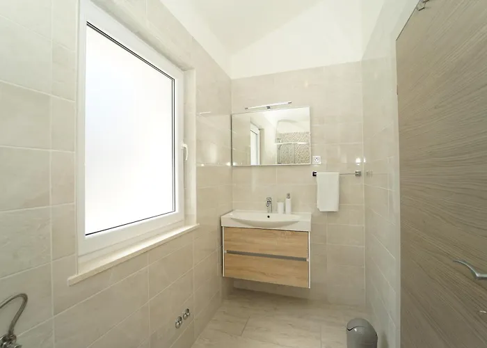 ヴィラ Beachfront Grski Rat Korcula With Pool By Adriaticluxuryvillas *