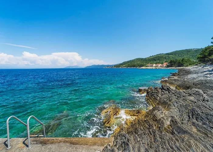Beachfront Grski Rat Korcula With Pool By Adriaticluxuryvillas ヴィラ