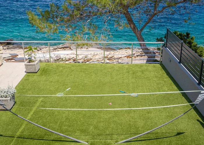 Beachfront Grski Rat Korcula With Pool By Adriaticluxuryvillas ヴィラ