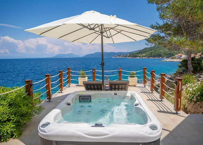 ヴィラ Beachfront Grski Rat Korcula With Pool By Adriaticluxuryvillas