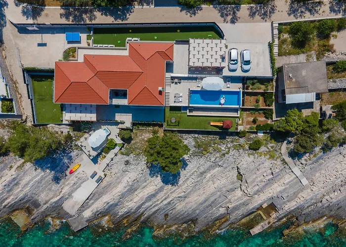 Beachfront Grski Rat Korcula With Pool By Adriaticluxuryvillas *