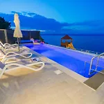 Beachfront Grski Rat Korcula With Pool By Adriaticluxuryvillas Vila