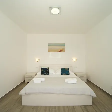 Beachfront Grski Rat Korcula With Pool By Adriaticluxuryvillas *