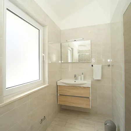 빌라 Beachfront Grski Rat Korcula With Pool By Adriaticluxuryvillas *