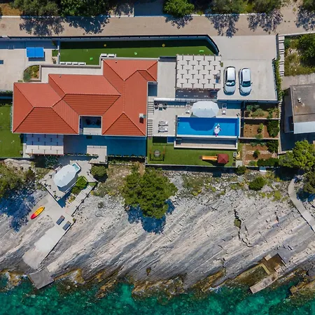 Beachfront Grski Rat Korcula With Pool By Adriaticluxuryvillas *