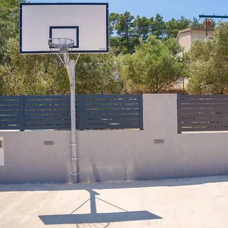 Beachfront Grski Rat Korcula With Pool By Adriaticluxuryvillas Blato (Korcula)